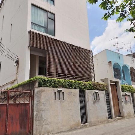 Udee Bangkok Hostel Bagian luar foto